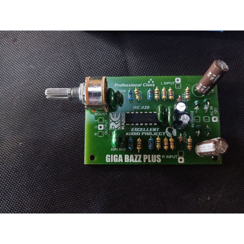 giga bass plus regulator type 229 penambah tenaga power amplifier speaker aktif ampli rakitan
dc 12v ct stereo

barang sesuai foto