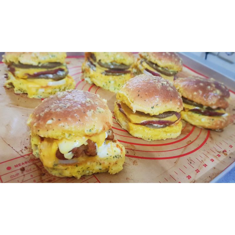 

Garlic couple chicken burger
