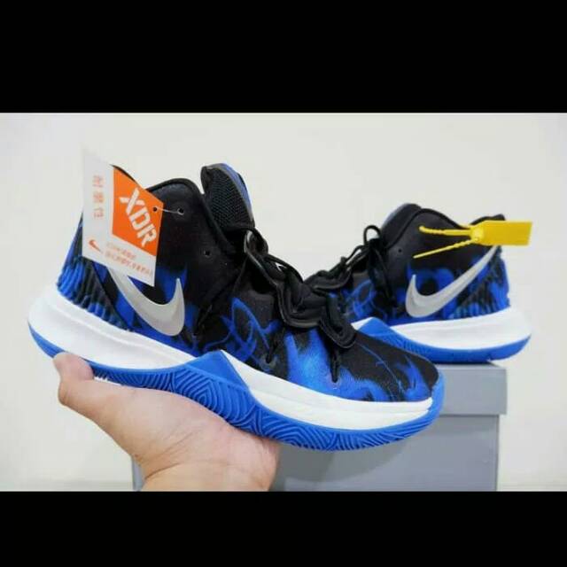 Sepatu Basket Kyrie 5 Duke Blue Devil