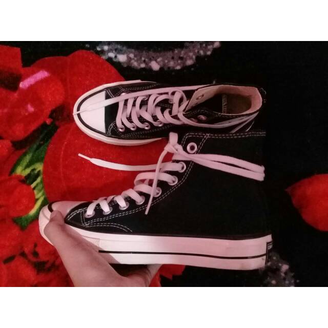Preloved sepatu converse 70's