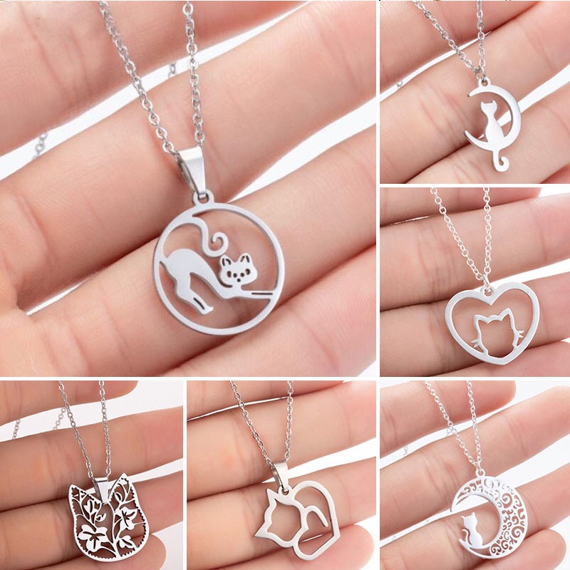 Kalung Rantai Bahan stainless steel Bentuk Bulan Dan Hati Untuk Wanita