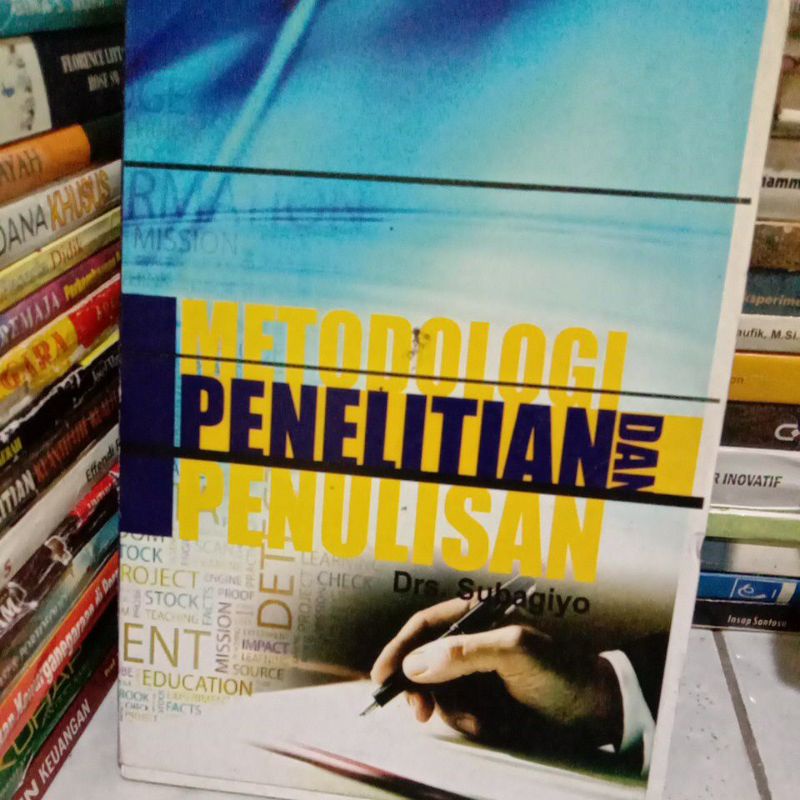 

metode penelitian dan penulisan by Drs. Subagiyo