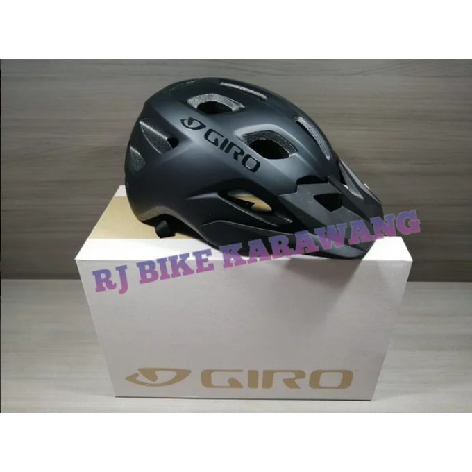 Helm Sepeda Giro Fixture