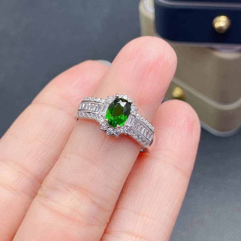 Cincin Zircon Oval AAA Warna Hijau Gaya Minimalis Adjustable Untuk Wanita