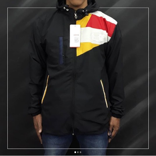 Jaket Parasut Sport UNDER ARMOUR Mtf (Waterproof)