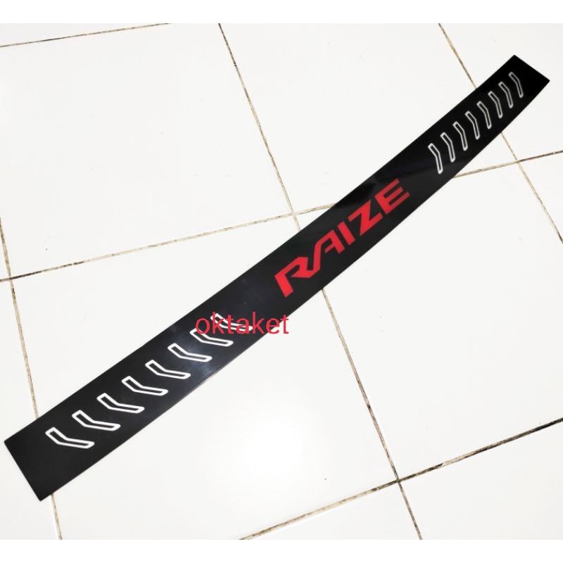 sillplate belakang Toyota Raize Daihatsu Rocky 2021 hitam list merah