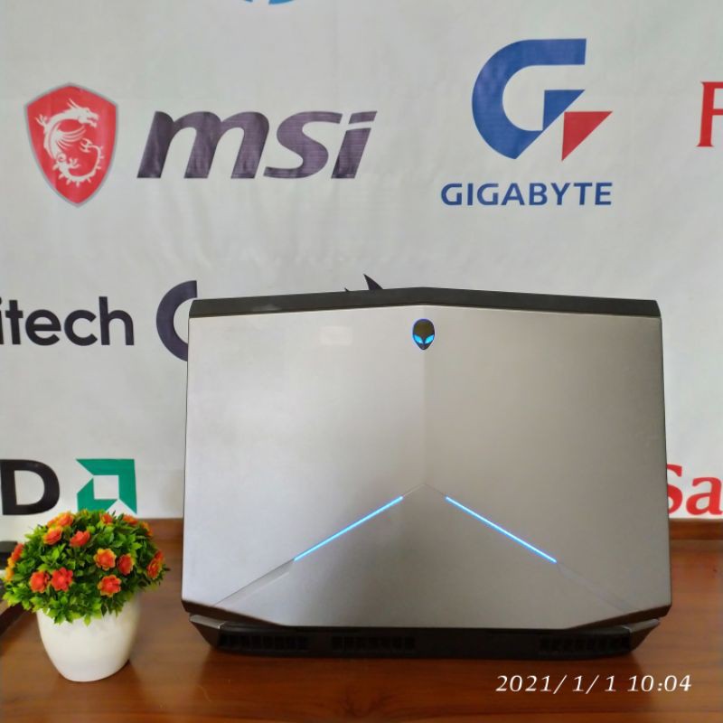 laptop gaming  Dell Alienware 18 core i7 ram32gb ssd dual NVIDIA GTX