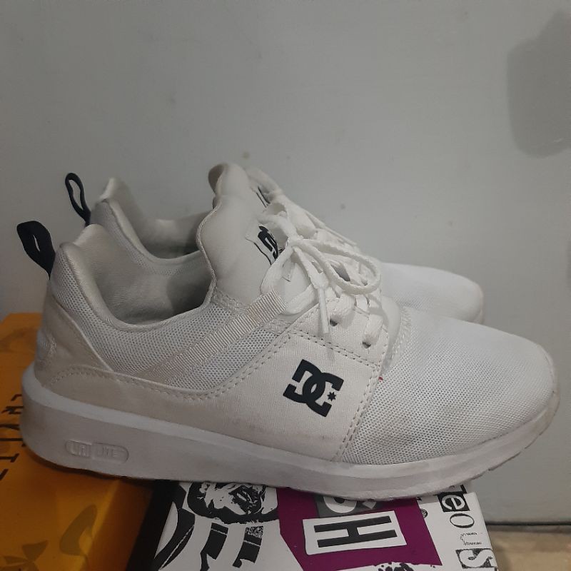 sepatu DC shoes slip on