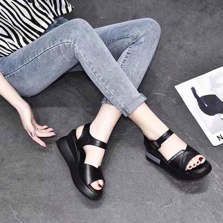 Favorite &quot;FREE BOX&quot; Sepatu Wanita Sandal Wedges Slip On Kasual Fashion Import Premium Quality 9019