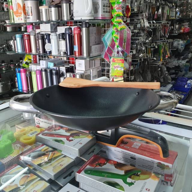 Wok Wajan Besi Non Stick iron D26cm w spatula Bima Wok Wajan Besi Non Stick iron D26cm w spatula Bima