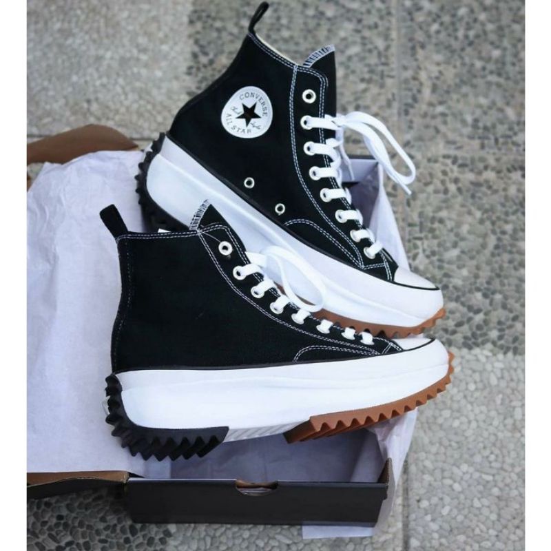 sepatu Converse tinggi