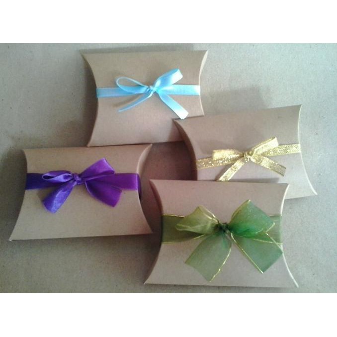 

Pillow Box / Kotak Kado Brown Kraft 200 Gram Ukuran 11,5 X 8,5 X 3 Cm