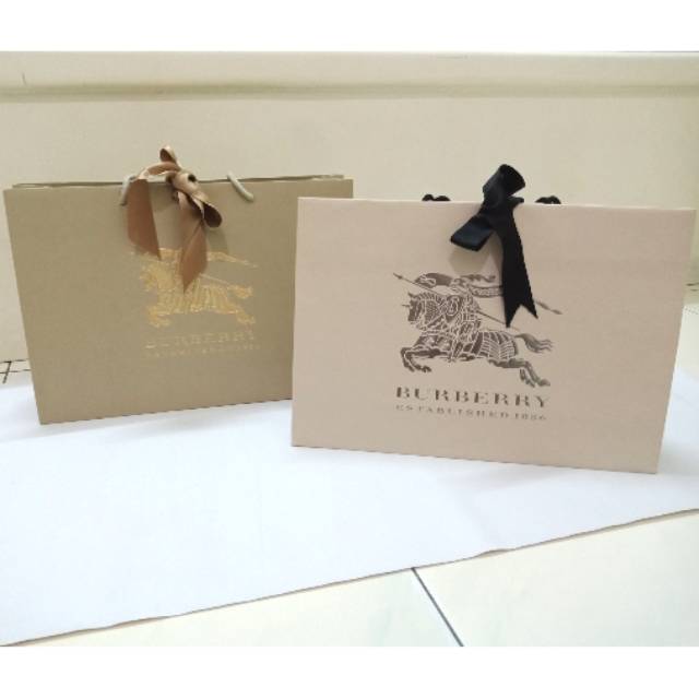 

Burberry Paperbag original branded paper bag box