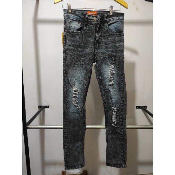 Celana Jeans Pria Snow Ringkel Underline Model Slim Fit / Celana panjang jeans / Celana panjang jeans polos / Celana jeans snow ringkel / Celana jeans murah / Celana jeans keren / Celana 2022