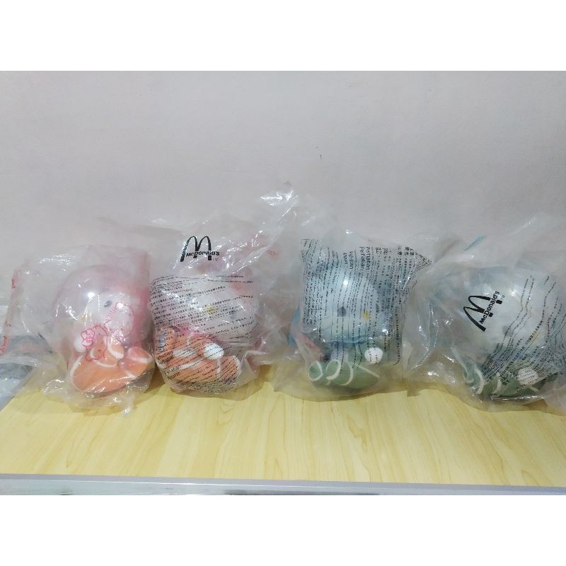 Boneka Hello Kitty Space Milenium Wedding