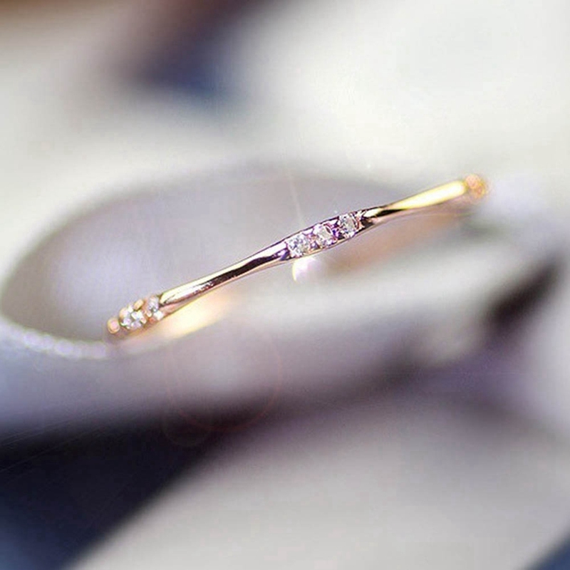 Cincin Tunangan Lapis Emas 14k Hias Topaz Putih 3 Kecil untuk Wanita
