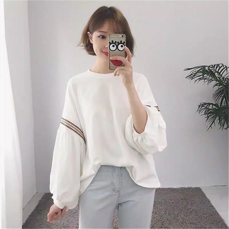 Belazya Blouse Baju Atasan Putih Bahan Kaos Combed Aplikasi Renda Blus Kekinian Lengan Panjang Fashi