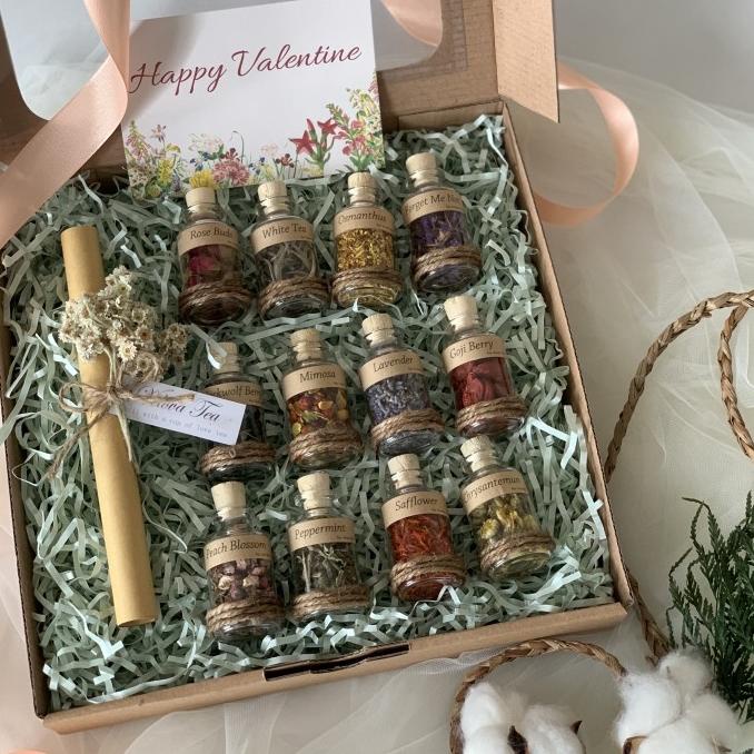 

BISA BAYAR DITEMPAT Hampers Imlek Wedding Gift Kado Natal Hampers Teh Premium 25ml isi12 - Cokelat,