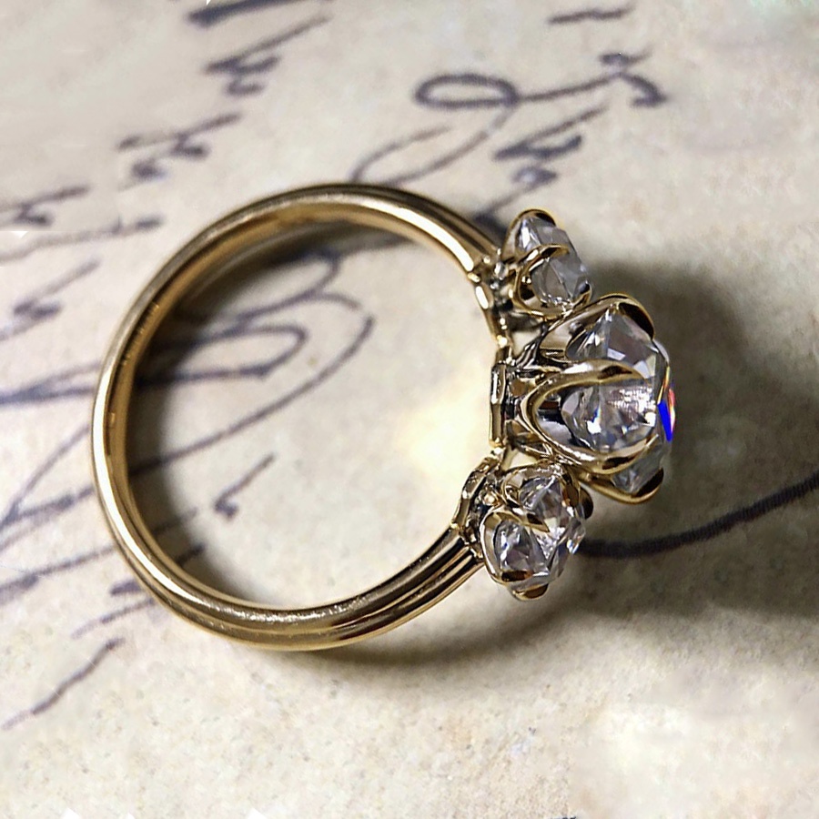 Cincin Wanita Bahan Titanium Steel Warna Gold Hias Kristalberlianzircon Untuk Pernikahanpertunangan