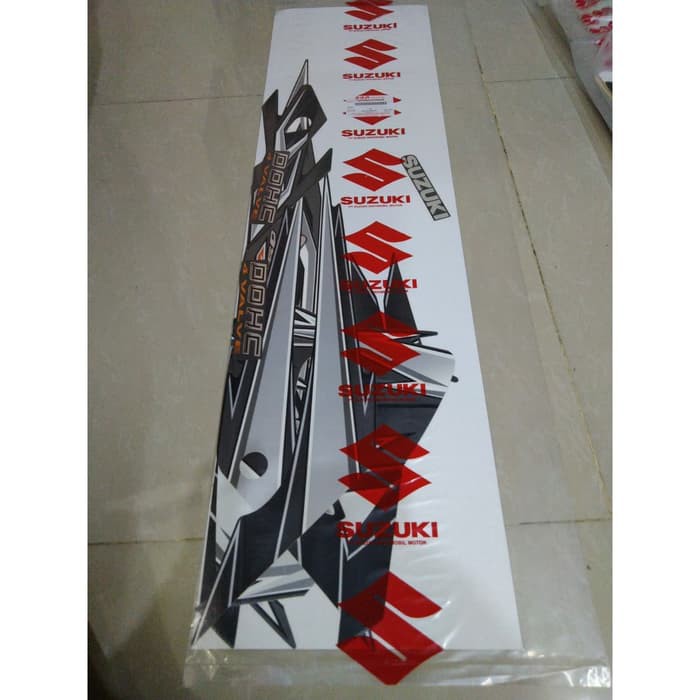 Dijua  STIKER BODY STRIPING SATRIA FU 2009 HITAM ORIGINAL SUZUKI