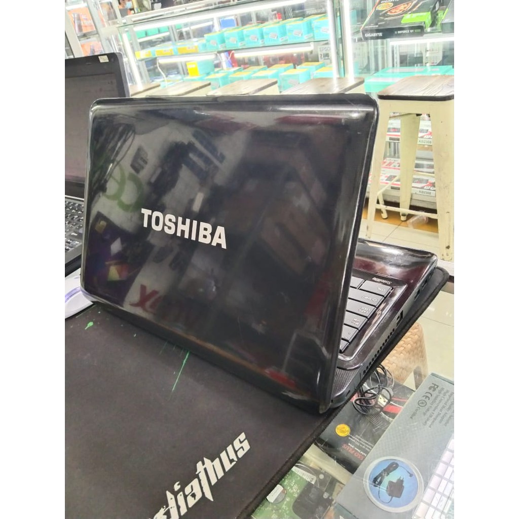 Laptop leptop Toshiba Satellite Core i3 Seken Second  termurah Bagus Ram 4gb 4 gb