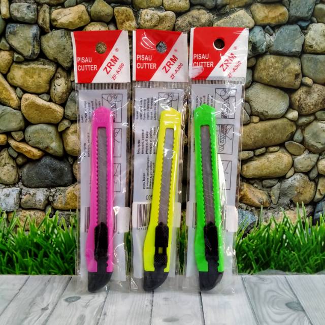 

Pisau Cutter/kater kecil campur