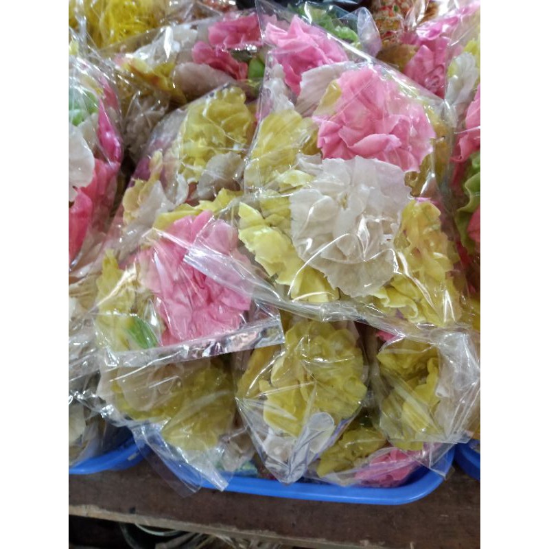 

kerupuk bunga / parered khas oleh oleh kota lembang