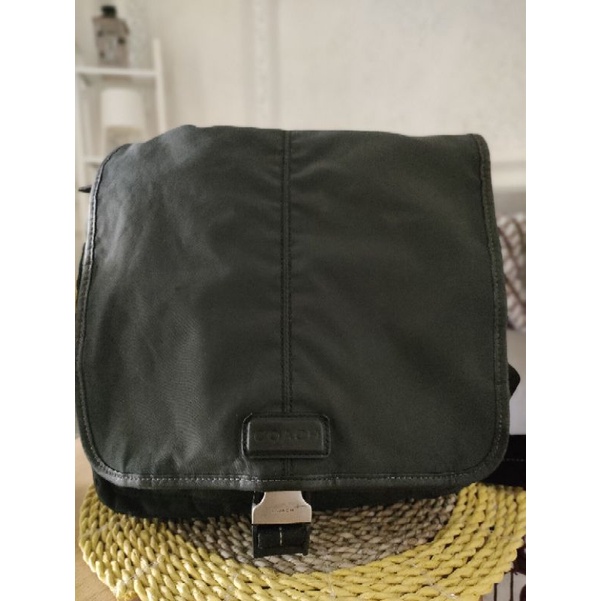 PRELOVED SLING MEN COACH