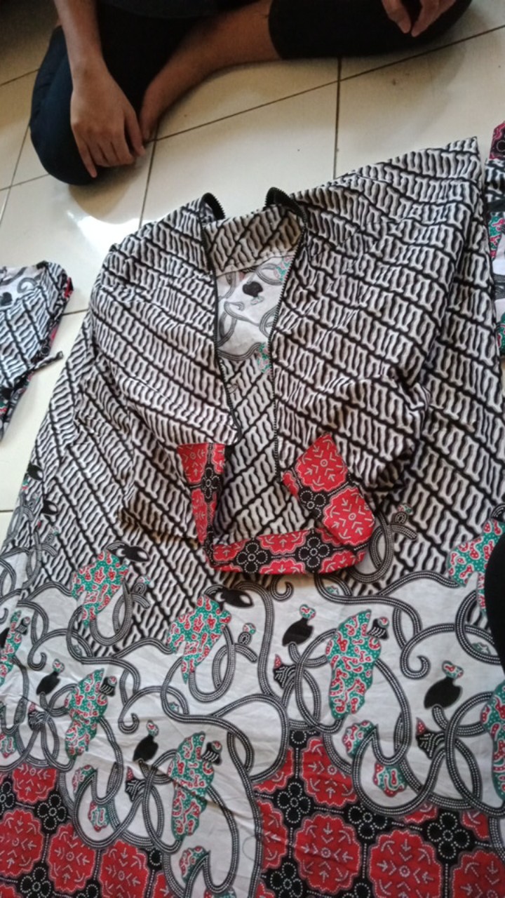 Batik Couple / Batik Couple Keluarga / Batik Jumbo / Sarimbit Keluarga / Baju Batik Marsya Gurdo