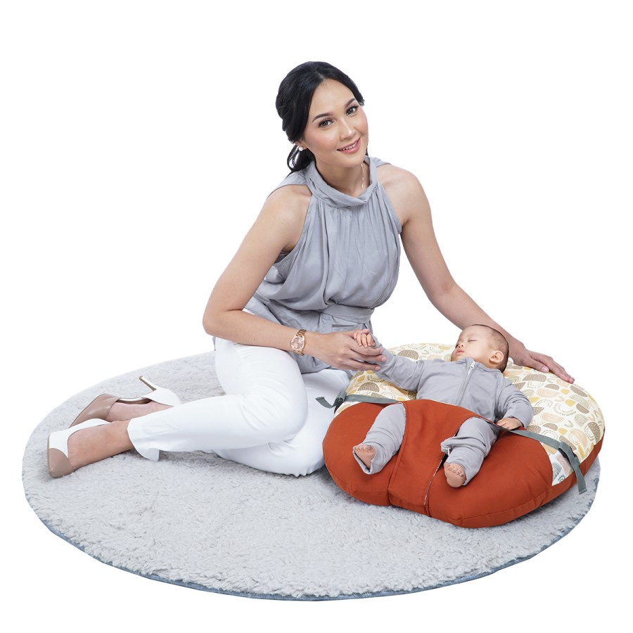 [2 kg] Mom's Baby Sofa Bayi Multifungsi (ada gasper ) + Bantal Lengan Peang Wilona Series - MBB 2006