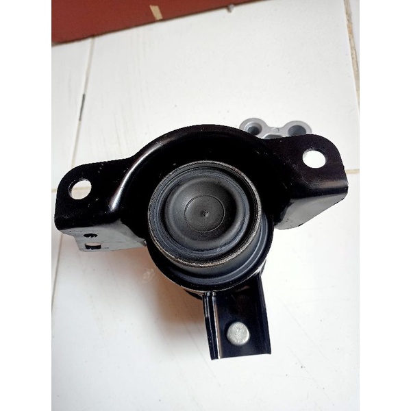 Engine mounting ertiga original