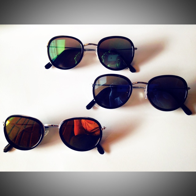 Kacamata hitam kekinian