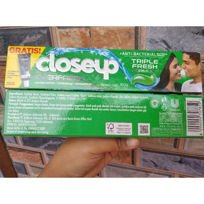 Promoo.. Pasta Gigi CloseUp Mentolfresh 160g Gratis Closeup White Attraction 20g Kemasan Baru