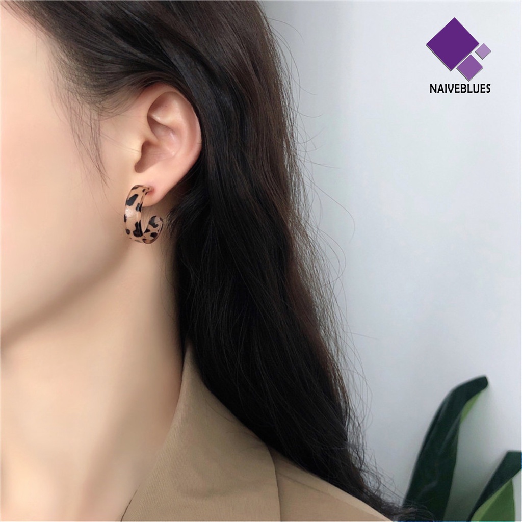 Anting Stud Bentuk Lingkaran Geometris Motif Print Leopard Bahan Resin Untuk Wanita