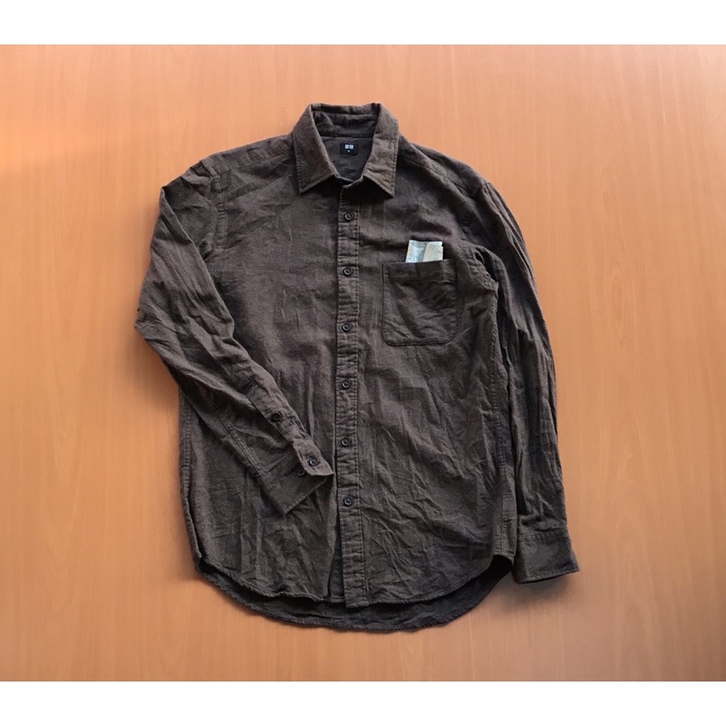Kemeja Flanel Uniqlo Polos Warna Coklat Tua Size M
