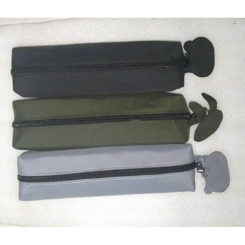 

Tempat pensil warna solid