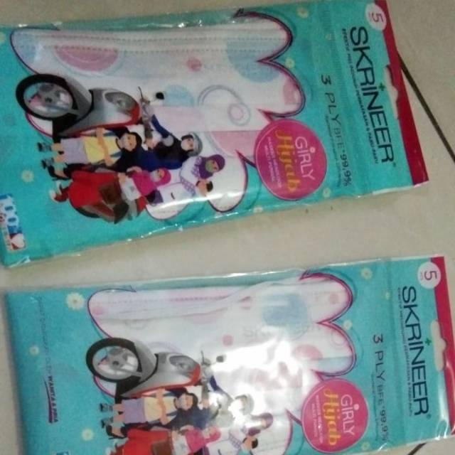 Masker hijab headloop merk skinner dan Indomaret