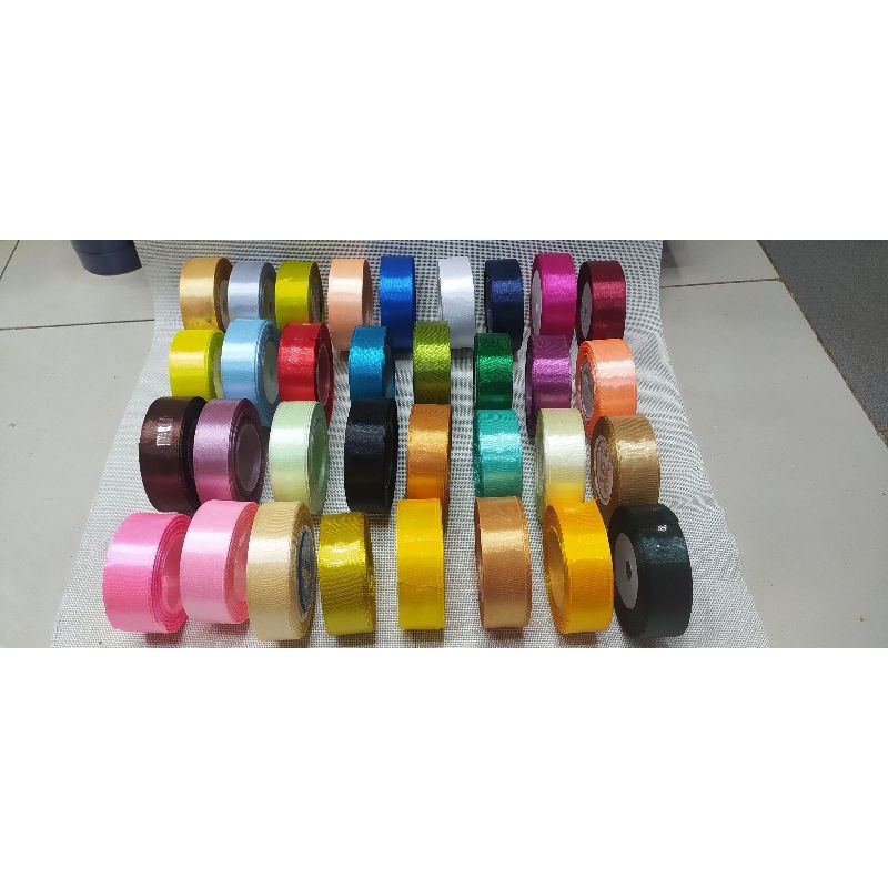 

pita satin ukuran 1 in atau 2.5cm harga yang tercantum diatas harga satu rol 18 dan 22 meter