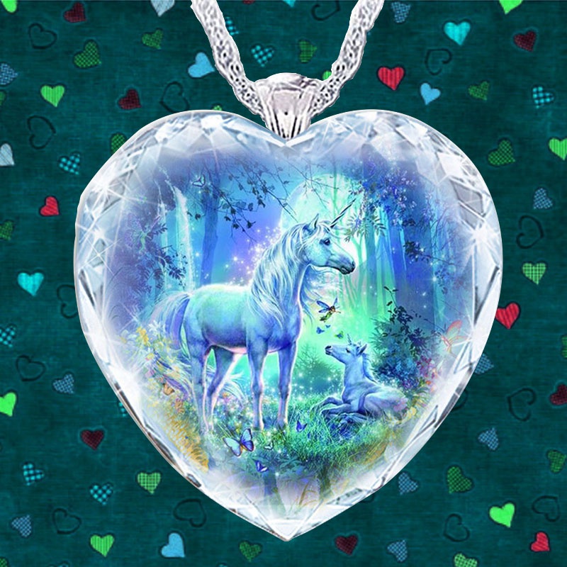 Kalung Dengan Liontin Bentuk Hati Motif Unicorn Aksen Kristal Untuk Wanita