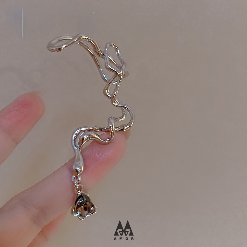 Anting Bentuk Cembung Berduri Dan Ranting