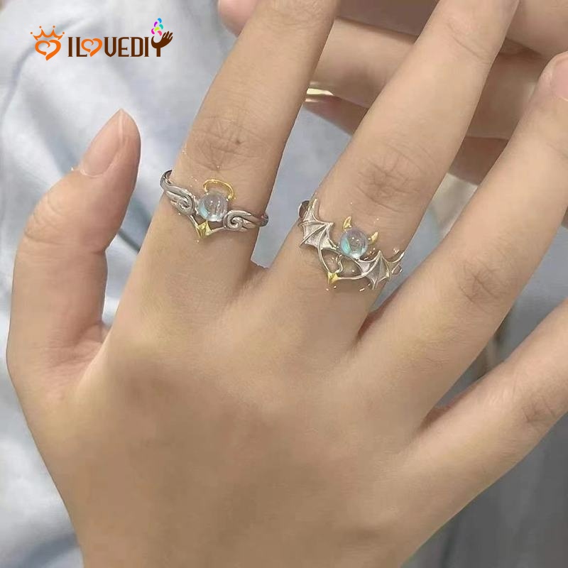 Cincin Model Terbuka Dapat Disesuaikan Aksen Moonstone Angel Devil Untuk Pria Dan Wanita