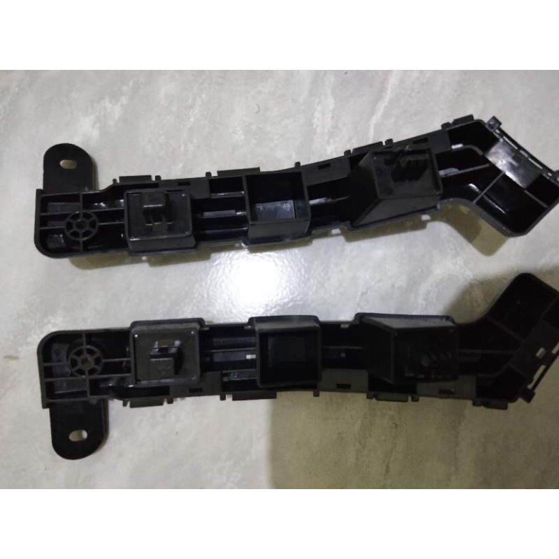 breket /bracket Bumper depan Honda Brv 2016-2020 original