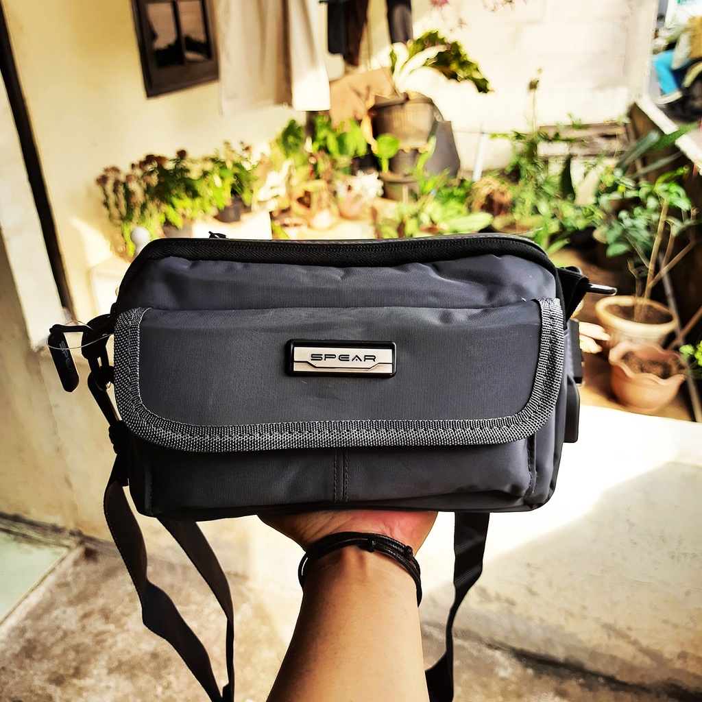 Tas Pinggang Waistbag dan Selempang Brand Spear USB Port Tas portable masa Kini