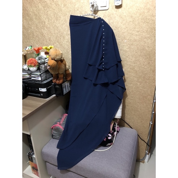 Preloved Navy Biru Dongker Khimar Pet Syari Hijab Jilbab Polos Rampel Layer Tingkat Ceruty Umrah COD