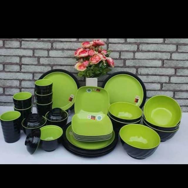 Piring melamin set