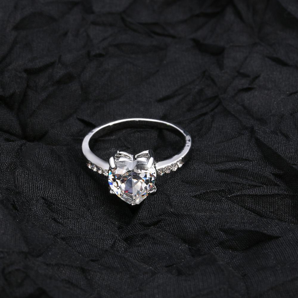 R-flower Heart Ring Fashion Perhiasan Pernikahan Tunangan Safir Putih