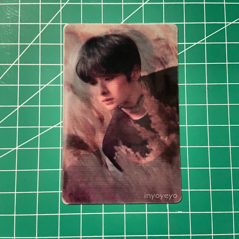 stray kids lee know lenti levanter