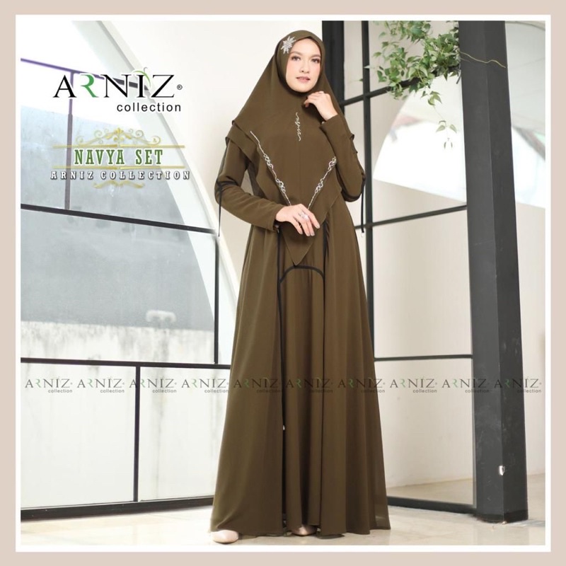  SALE  NAVYA SET by ARNIZ