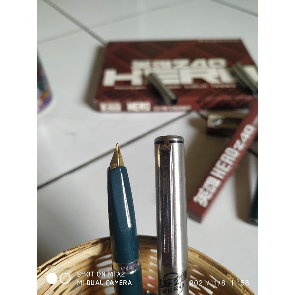 

Kalam ujung lancip pena jadi untuk nyoret fountain HERO 240 tersedia warna hijau, coklat & hitam