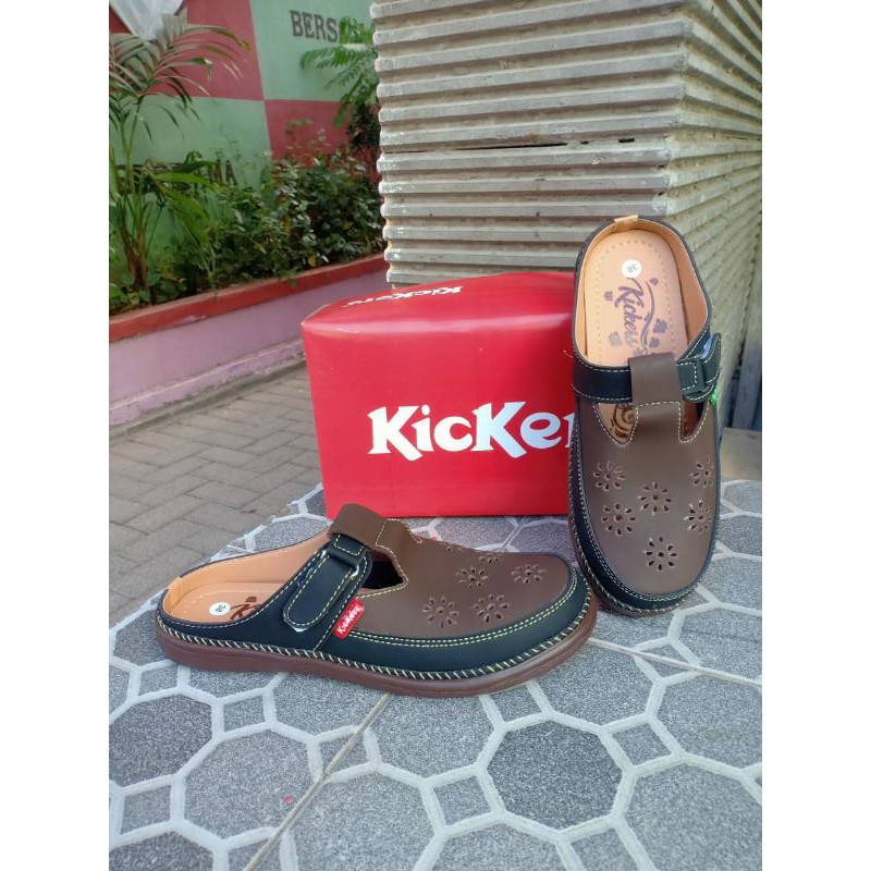 Sandal slop kickers wanita kode kc-KC 07 coklat hitam